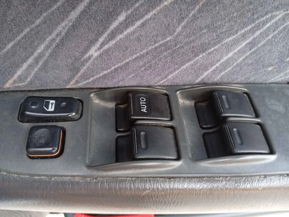 2000 Toyota Corolla Altis VIII (E110) 3