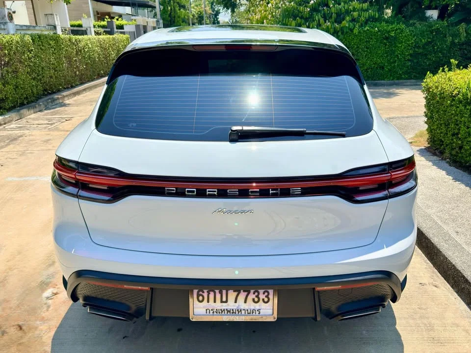 2022 Porsche Macan I 3