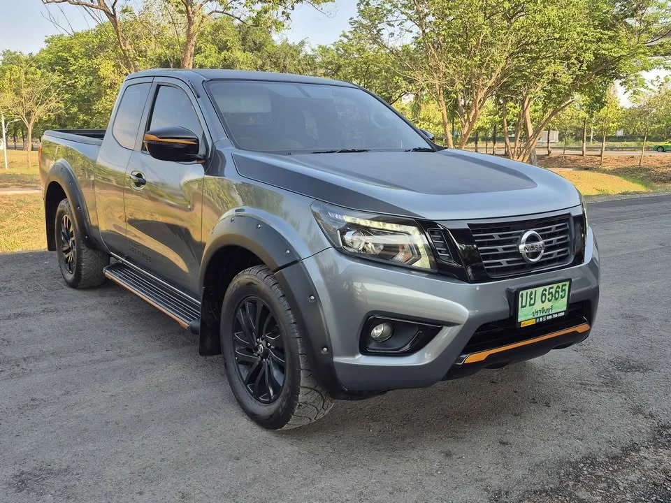 Nissan Navara III 3