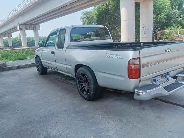 2004 Toyota Hilux Tiger VI 2