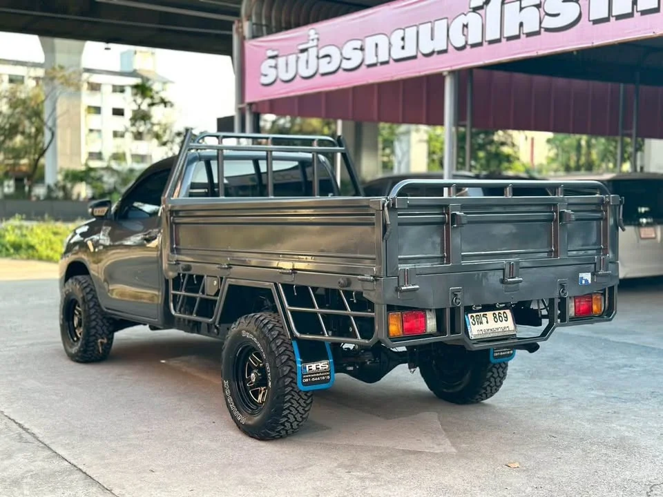 2022 Toyota Hilux VIII 3