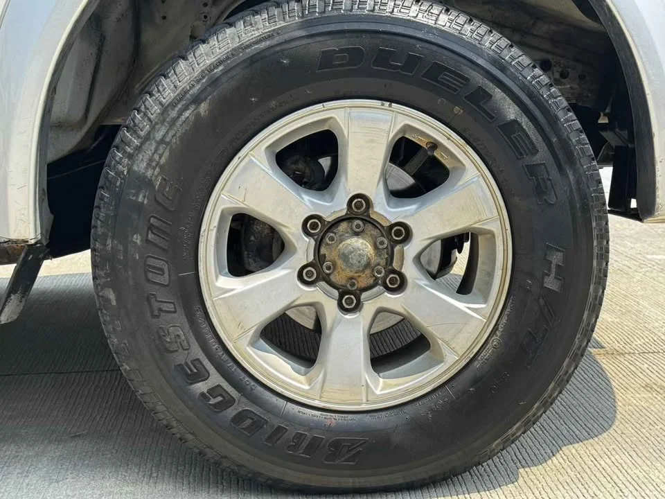 2006 Isuzu MU-7 3