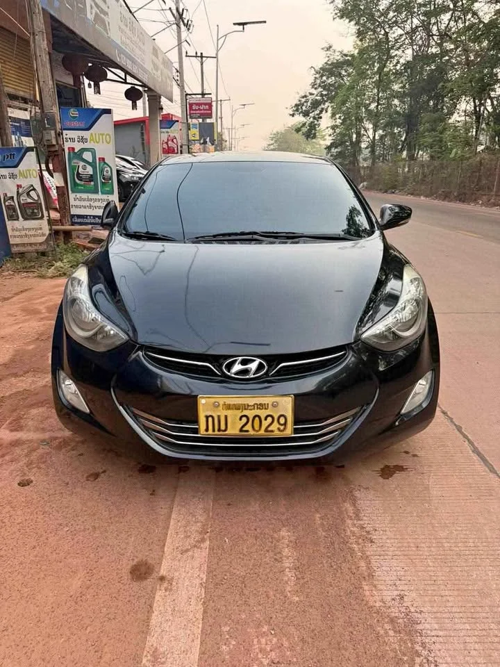 2013 Hyundai Elantra V 3