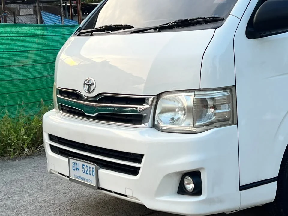 2013 Toyota Commuter V (H200) 3