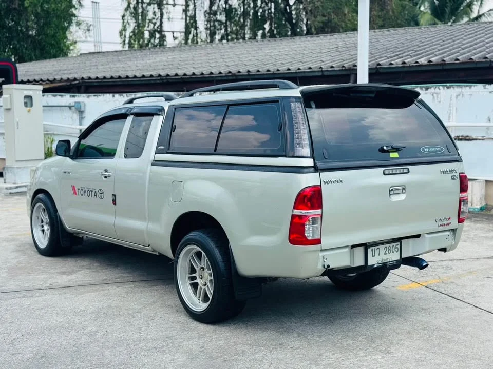 2013 Toyota Hilux VII 2