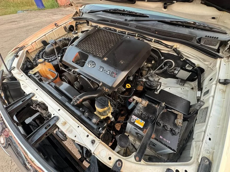 2013 Toyota Hilux VII 3