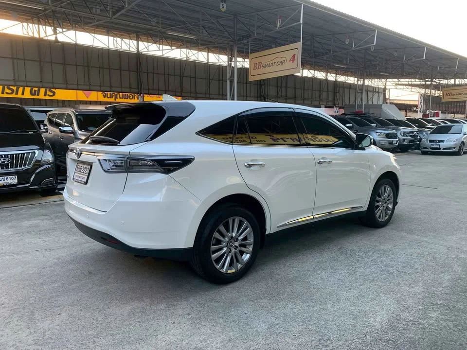 2015 Toyota Harrier III 3