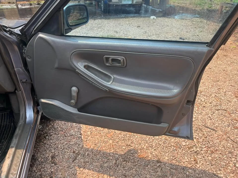 1998 Nissan Sentra III (B13) 3