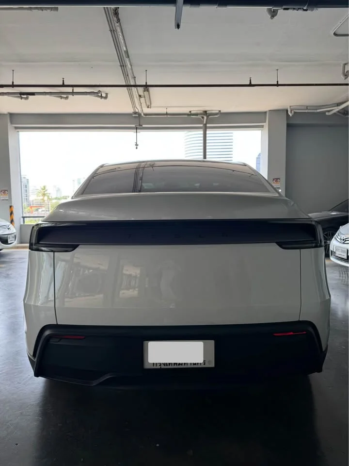 2025 Tesla Model Y 3