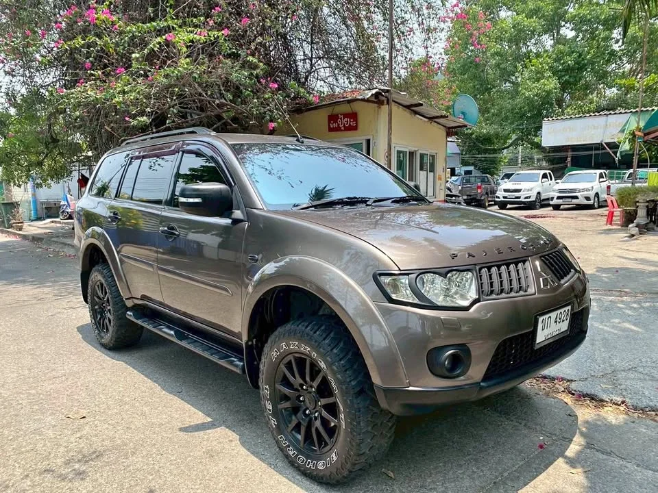2012 Mitsubishi Pajero Sport II 2
