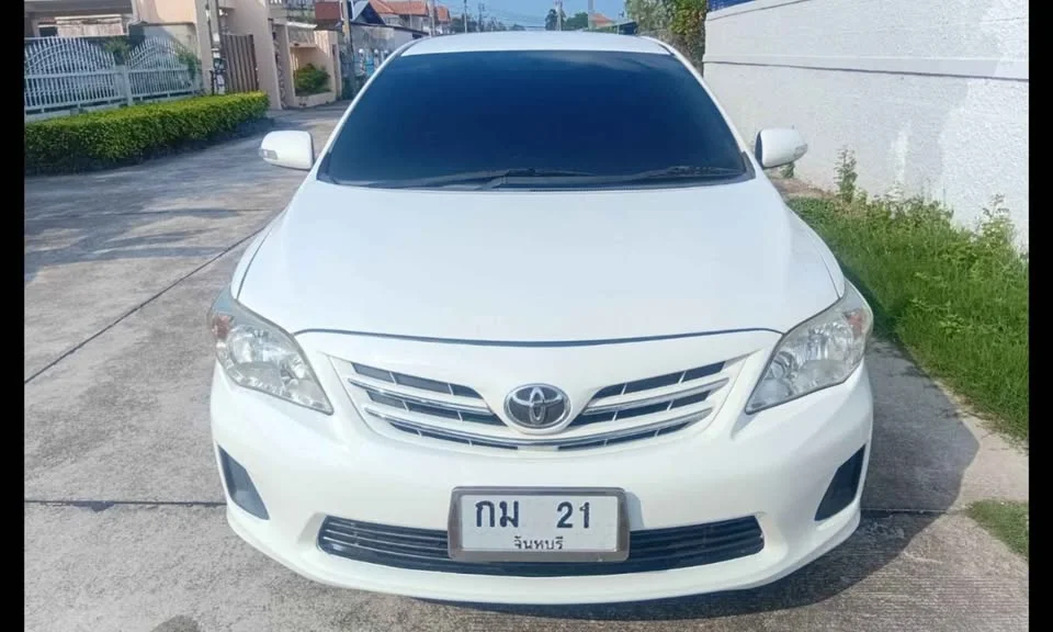 2013 Toyota Corolla Altis X (E140) 2