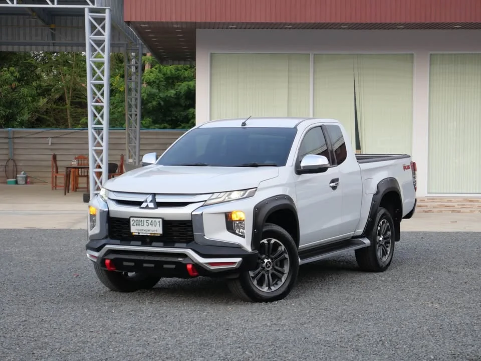 2018 Mitsubishi Triton V 2