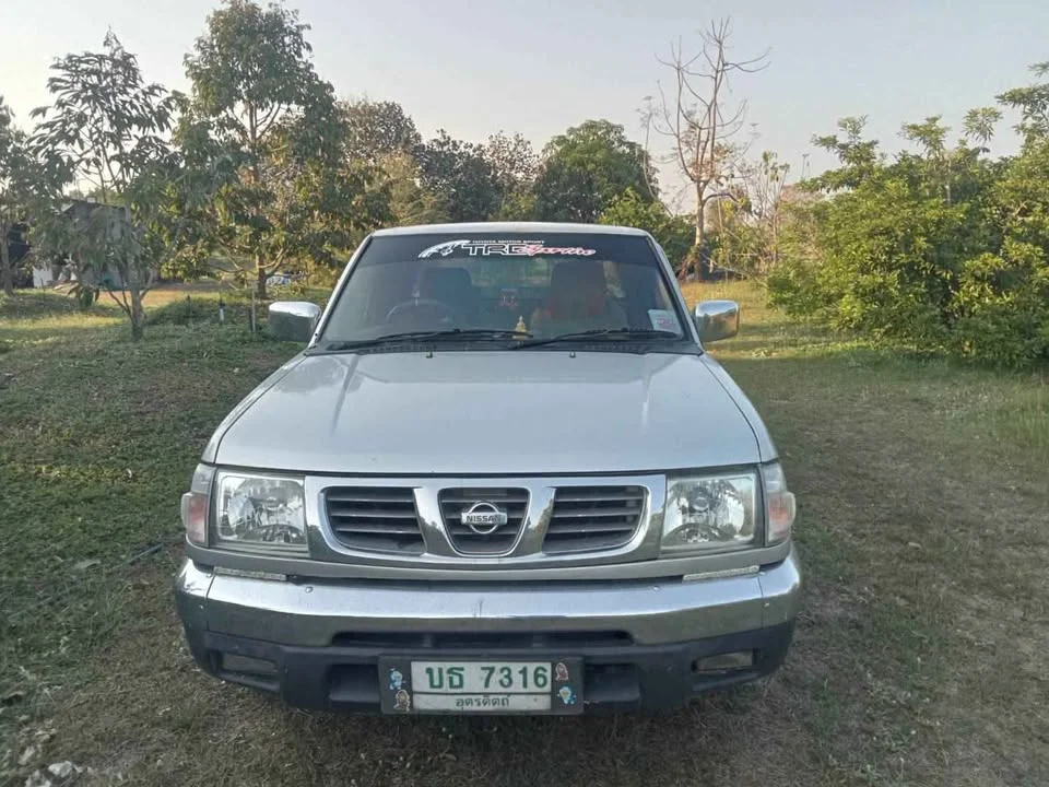 2001 Nissan Frontier I 2