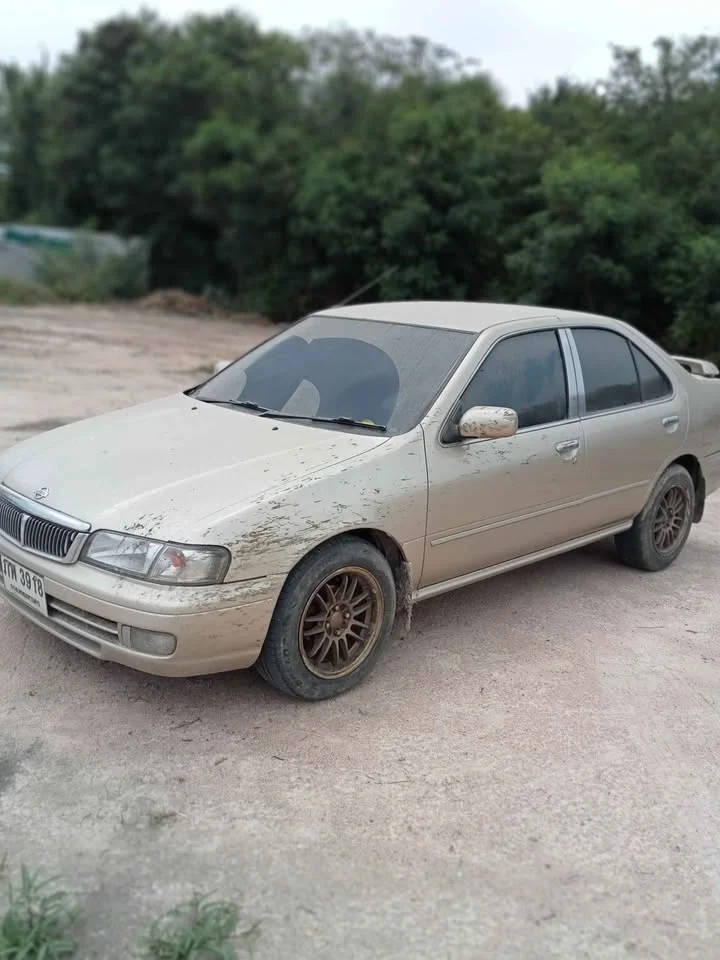 2000 Nissan Sunny IV 2