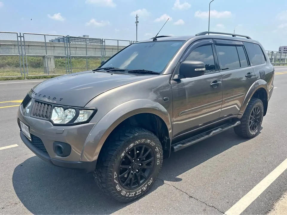 2012 Mitsubishi Pajero Sport II 2