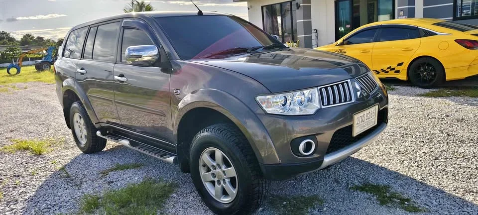 2013 Mitsubishi Pajero Sport II 2
