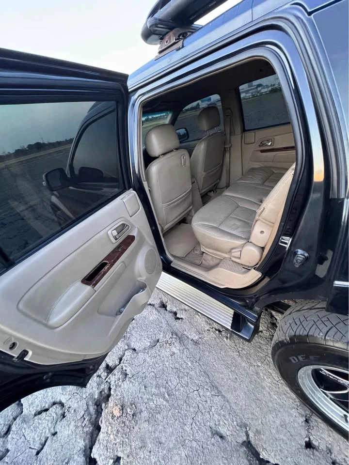 2008 Isuzu MU-7 2