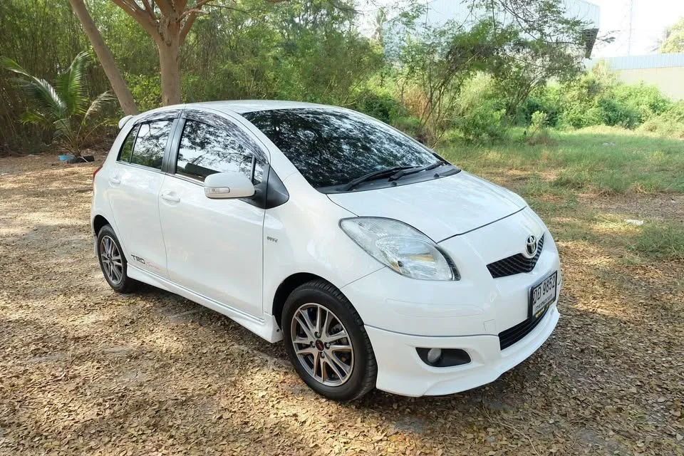 2011 Toyota Yaris II 3