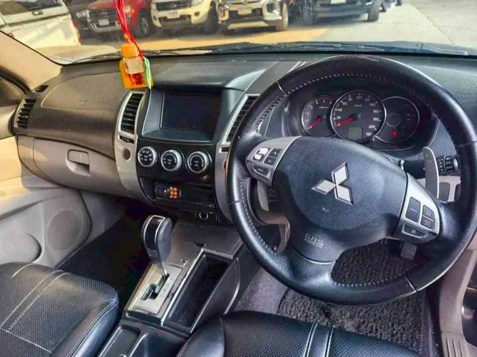 2013 Mitsubishi Pajero Sport II 3