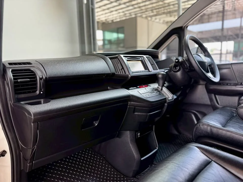 2013 Honda Stepwgn IV 3
