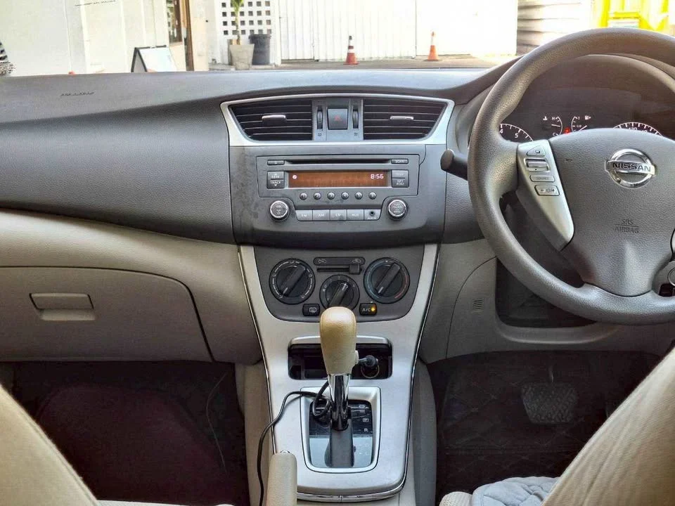 2013 Nissan Sylphy III (B17) 2