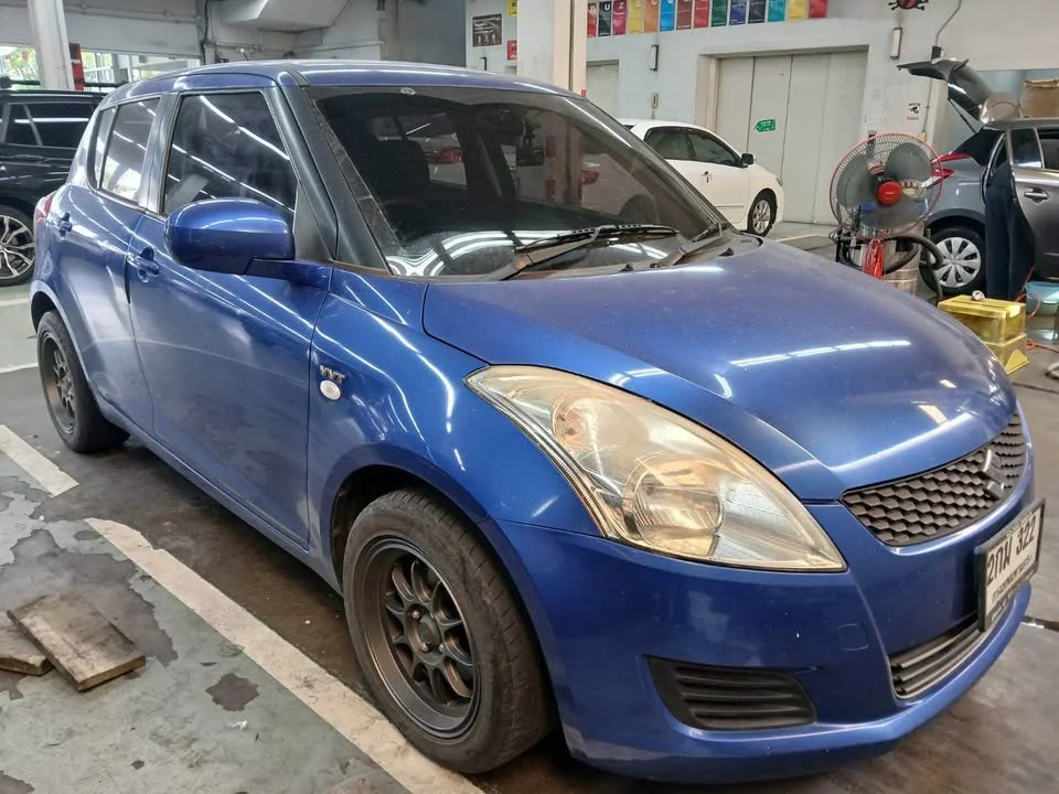 2013 Suzuki Swift II 2