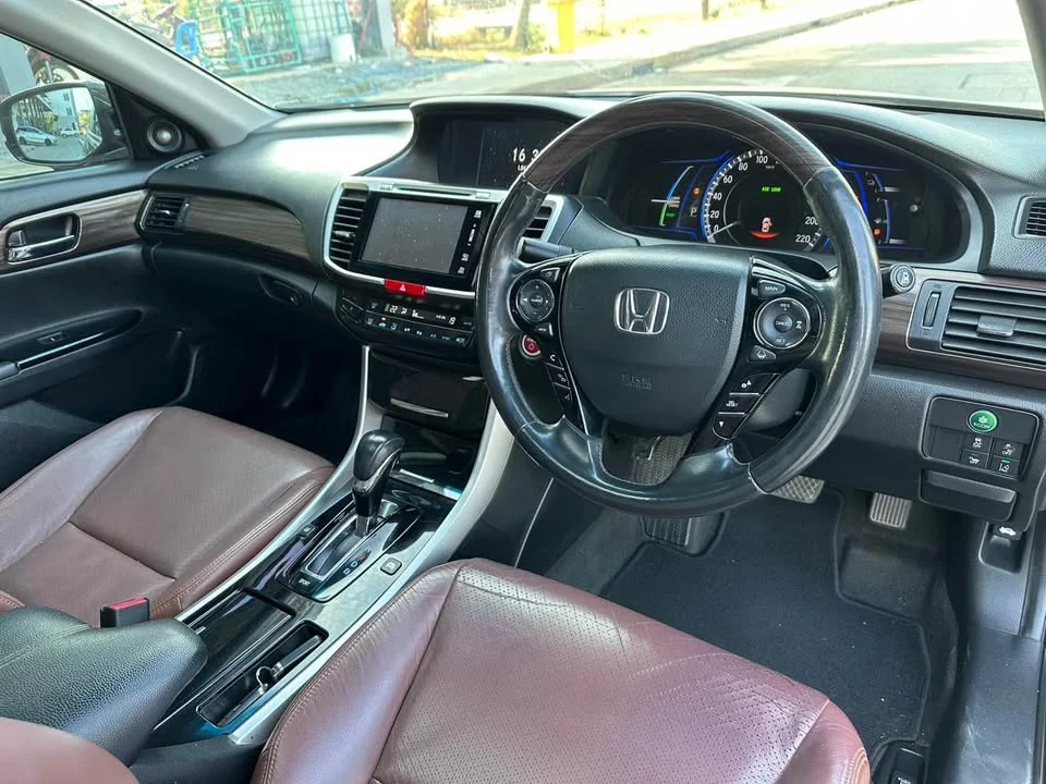 2017 Honda Accord IX 3