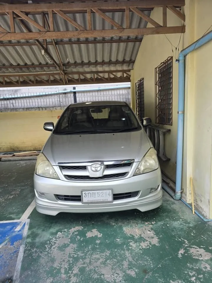 2008 Toyota Innova I 2