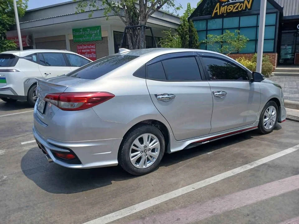 2017 Toyota Yaris ATIV III 3