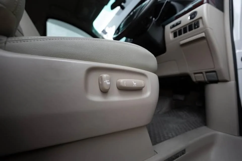 Toyota Alphard, Vellfire II (AH20) 3