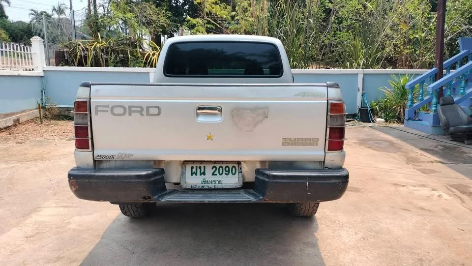 2002 Mazda 2500 Fighter V 2