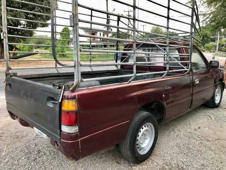 1995 Isuzu TFR III 2