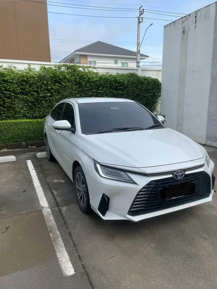2024 Toyota Yaris ATIV IV 3