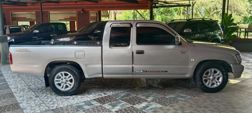 2002 Toyota Hilux Tiger VI 2