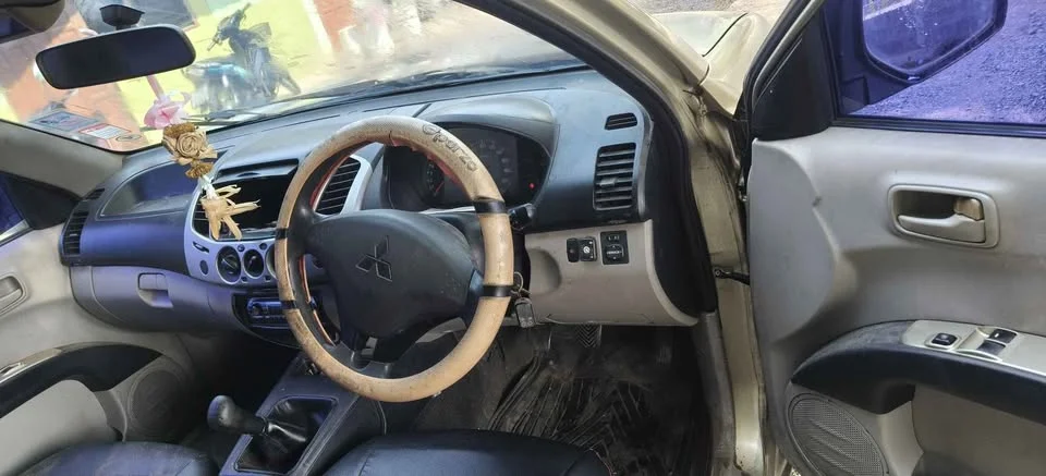 2009 Mitsubishi Triton IV 2
