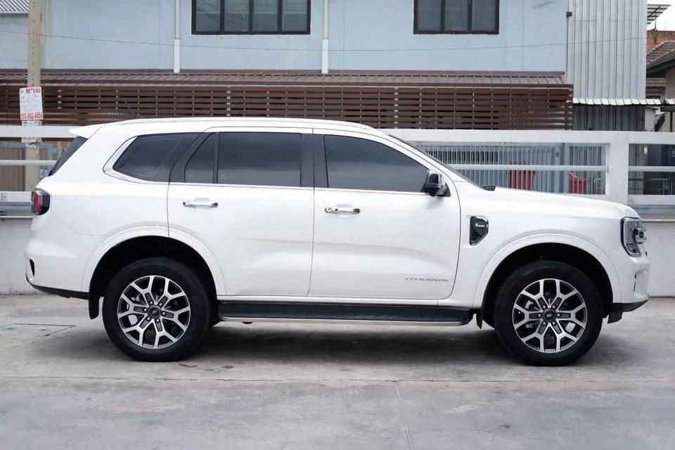 2024 Ford Everest III 3