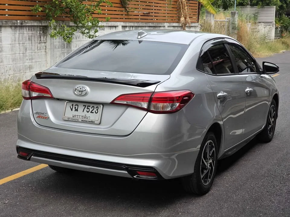 2020 Toyota Yaris ATIV III 3