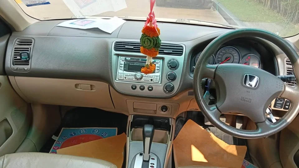2005 Honda Civic VII 2