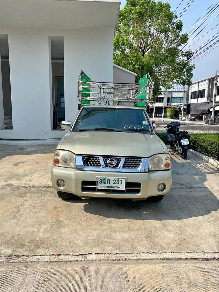 2002 Nissan Frontier I 2