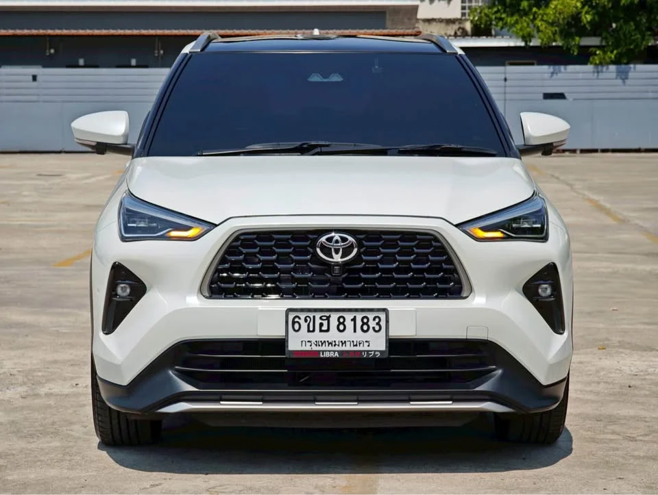 2024 Toyota Yaris Cross AC200 3