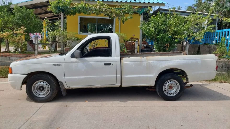 1999 Mazda 2500 Fighter V 3