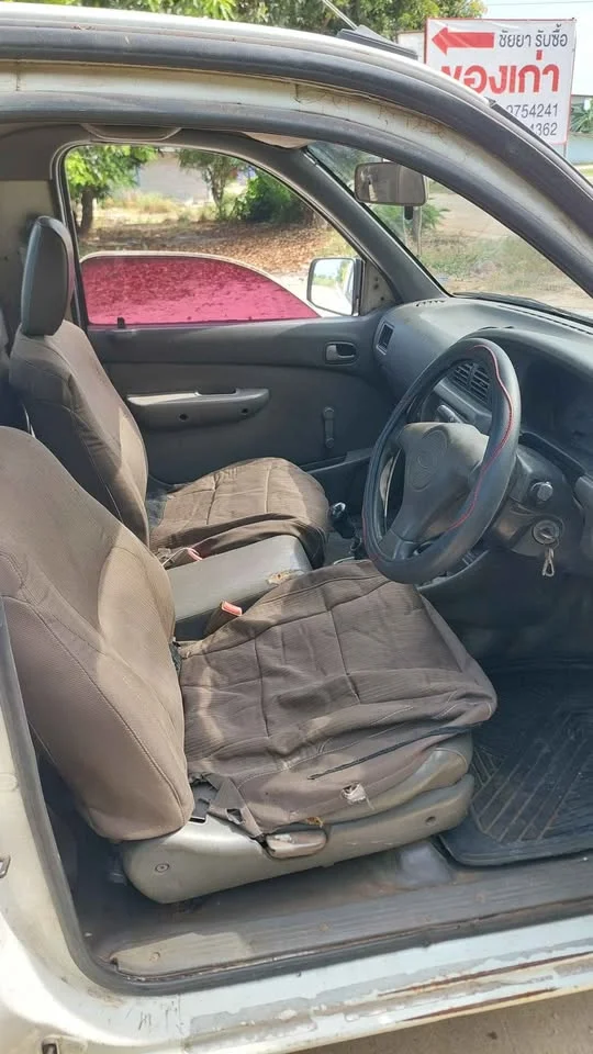1999 Mazda 2500 Fighter V 2