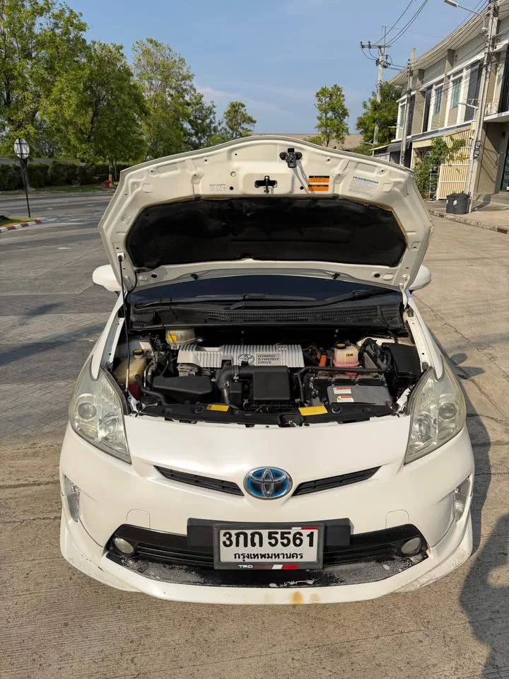 2014 Toyota Prius III 3