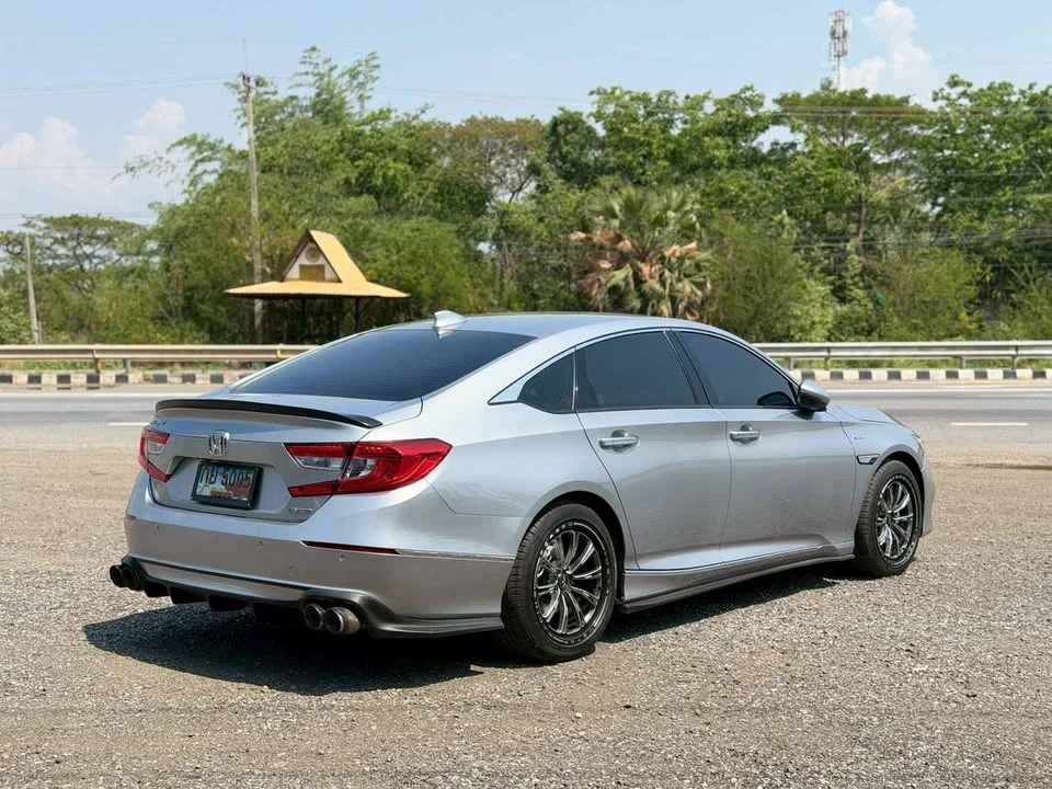 2019 Honda Accord X 3