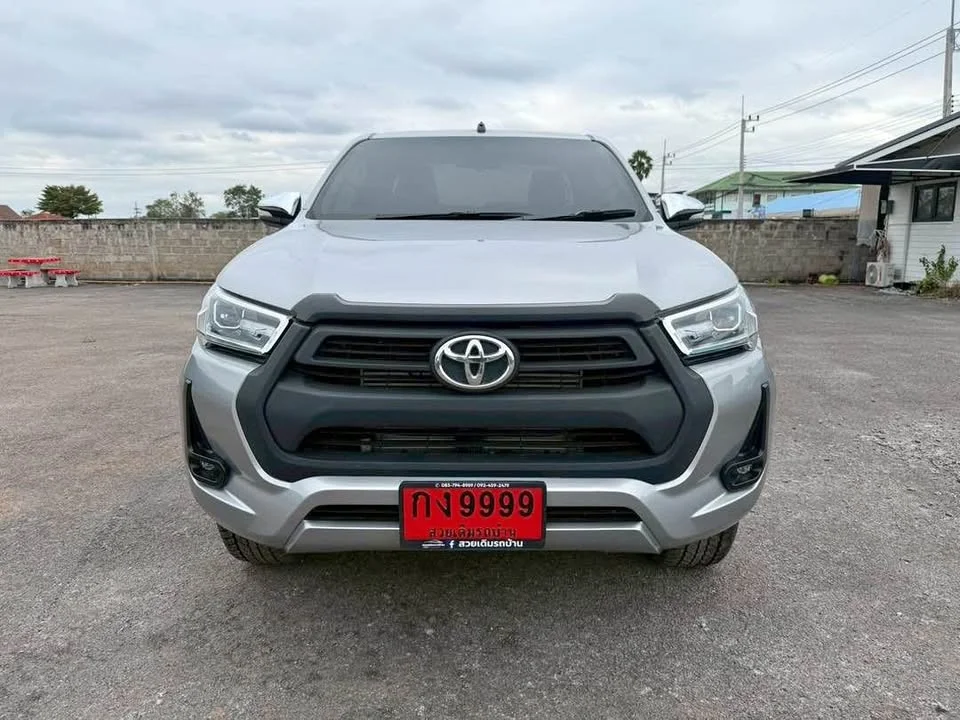 2018 Toyota Hilux VIII 2