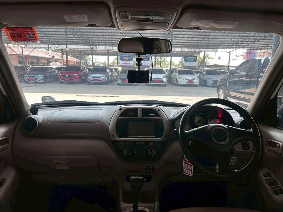 2001 Toyota RAV4 II 3