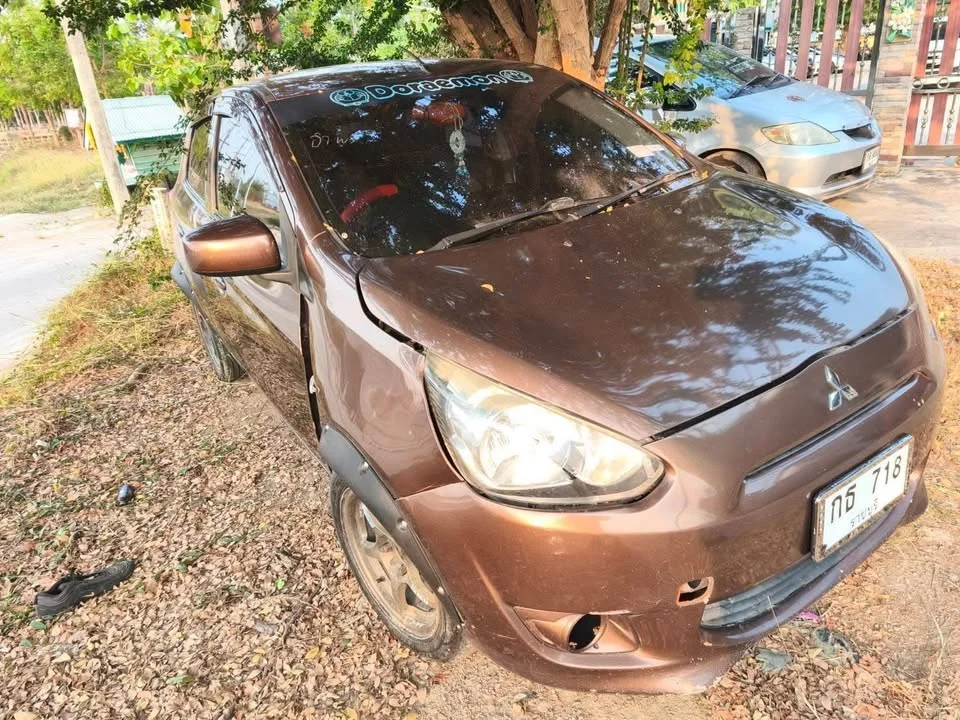 2013 Mitsubishi Mirage VI 3