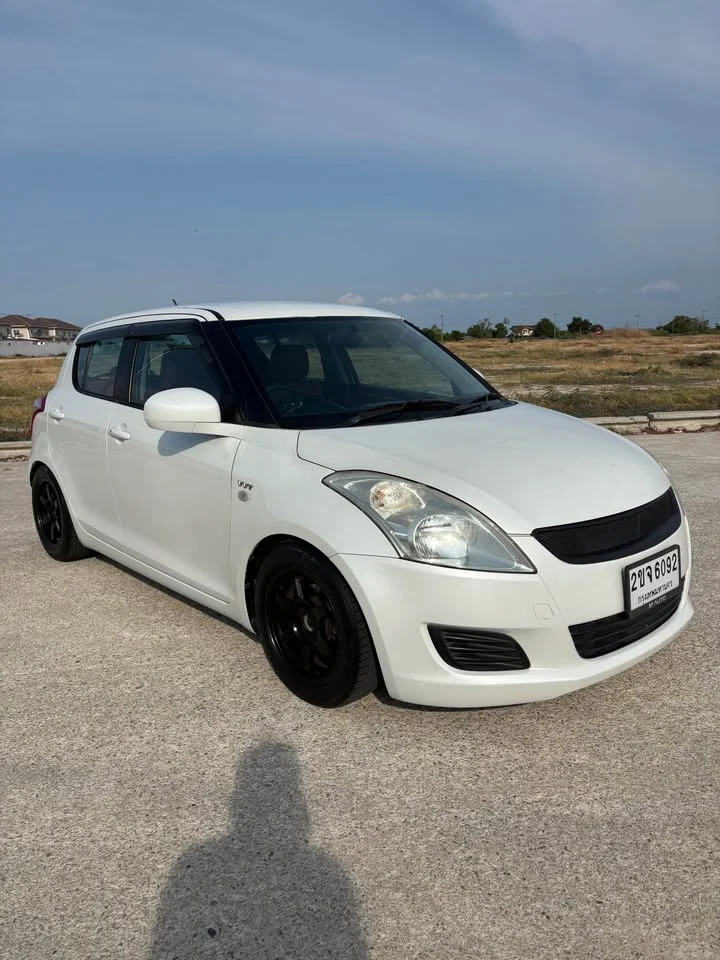 2012 Suzuki Swift II 3