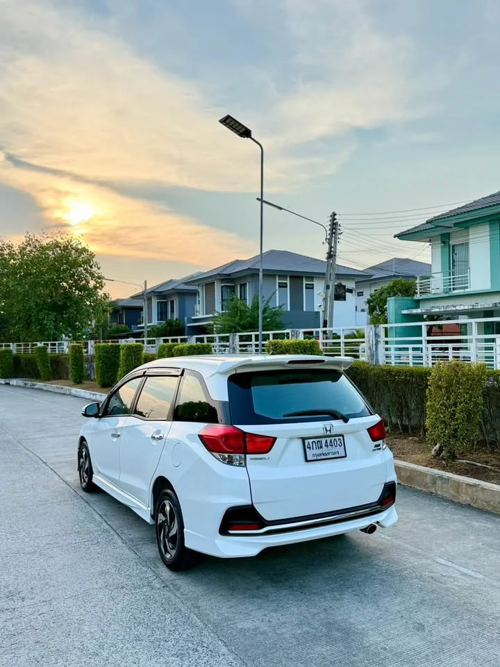 2015 Honda Mobilio II 2
