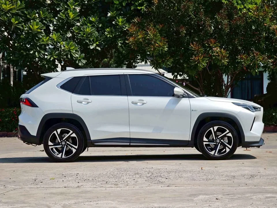 2023 Toyota Yaris Cross AC200 3